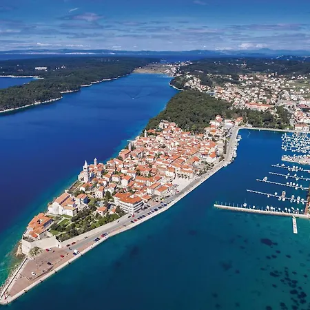Awesome In Rab With Wifi Appartamento Rab Town